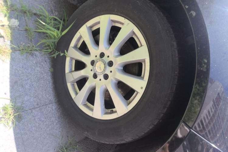 Used Mercedes-Benz R-Class 2014 R 320 4MATIC Business Model Right Front Wheel Hub