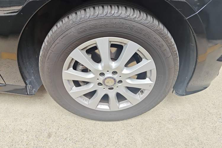 Used Mercedes-Benz R-Class 2014 R 320 4MATIC Business Model Right Front Wheel Hub