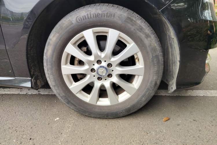 Used Mercedes-Benz R-Class 2014 R 320 4MATIC Business Model Right Front Wheel Hub