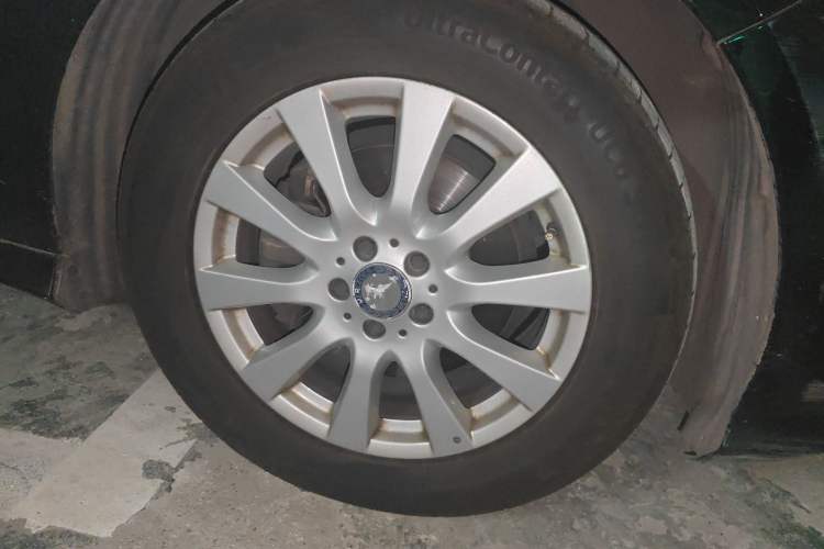 Used Mercedes-Benz R-Class 2014 R 320 4MATIC Business Model Right Front Wheel Hub