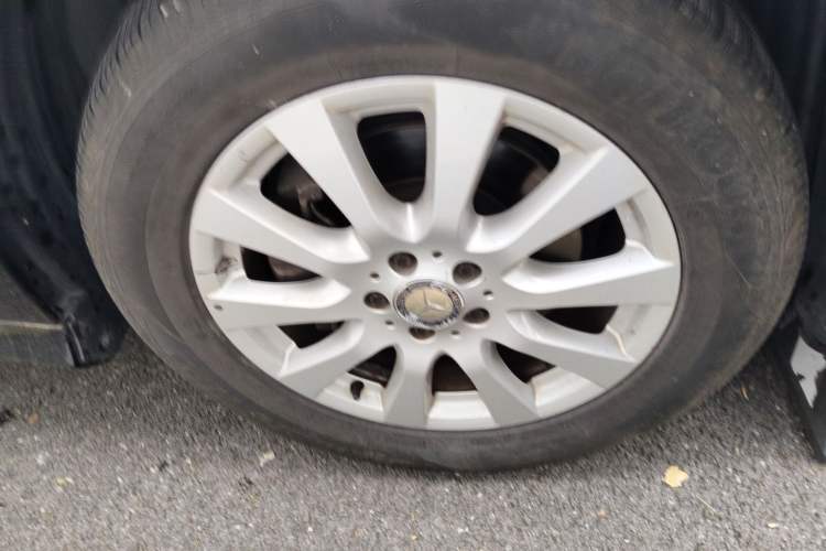 Used Mercedes-Benz R-Class 2014 R 320 4MATIC Business Model Right Front Wheel Hub