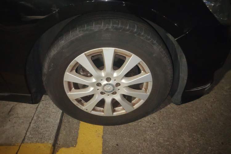 Used Mercedes-Benz R-Class 2014 R 320 4MATIC Business Model Right Front Wheel Hub