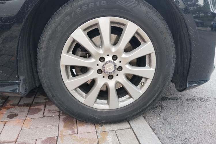 Used Mercedes-Benz R-Class 2014 R 320 4MATIC Business Model Right Front Wheel Hub
