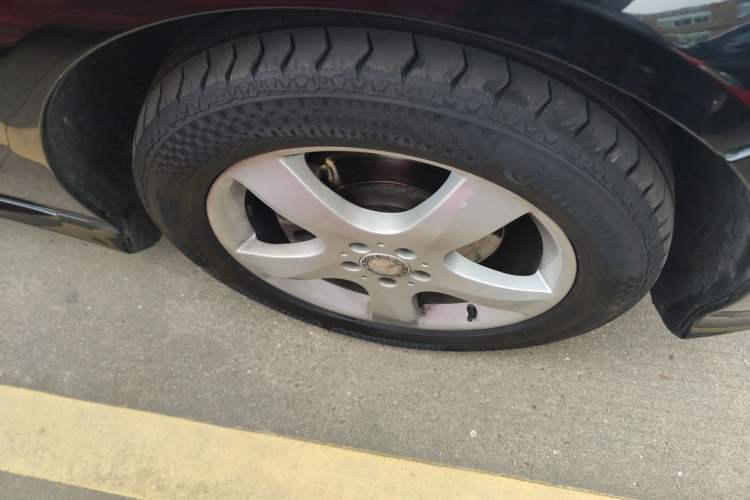 Used Mercedes-Benz R-Class 2014 R 320 4MATIC Luxury Model Right Front Wheel Hub