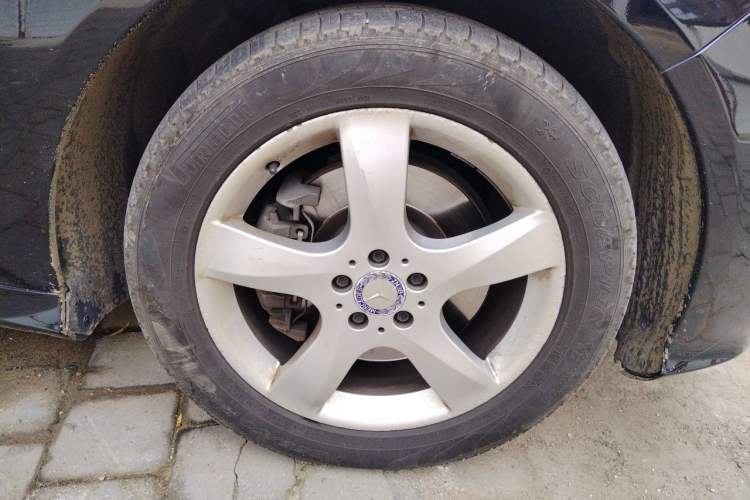 Used Mercedes-Benz R-Class 2014 R 400 4MATIC Business Model Right Front Wheel Hub