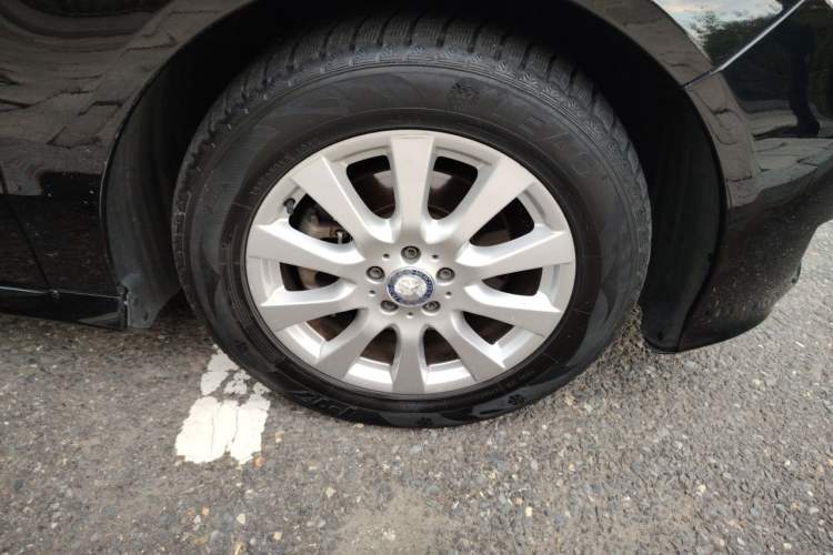 Used Mercedes-Benz R-Class 2014 R 320 4MATIC Business Model Right Front Wheel Hub