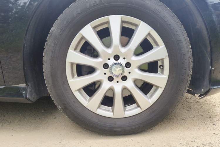 Used Mercedes-Benz R-Class 2014 R 320 4MATIC Business Model Right Front Wheel Hub