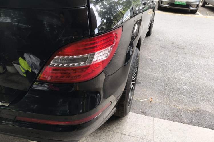 Used Mercedes-Benz R-Class 2014 R 320 4MATIC Business Model Right Rear Taillight