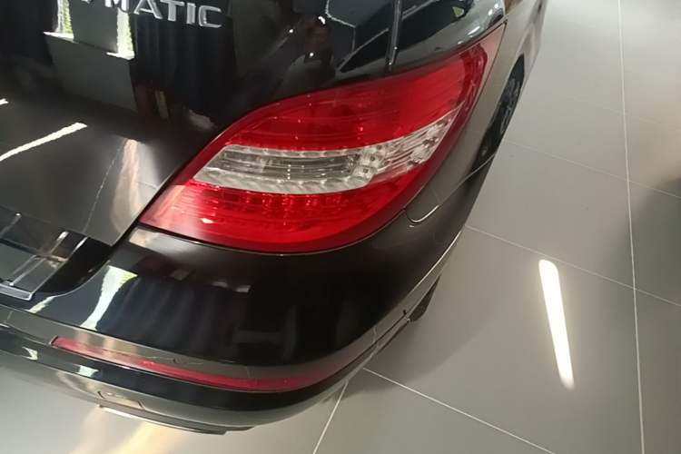 Used Mercedes-Benz R-Class 2014 R 320 4MATIC Business Model Right Rear Taillight