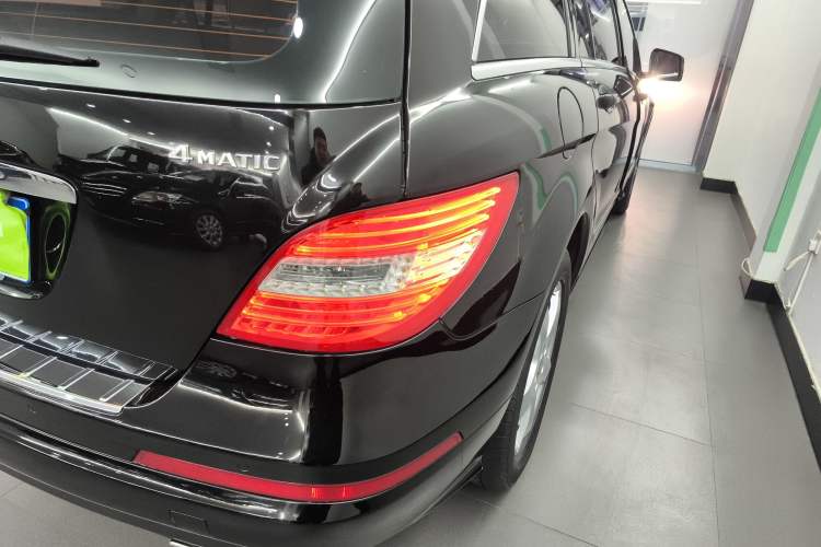 Used Mercedes-Benz R-Class 2014 R 320 4MATIC Luxury Model Right Rear Taillight