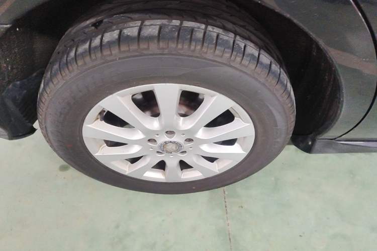 Used Mercedes-Benz R-Class 2014 R 320 4MATIC Business Model Right Rear Wheel Hub