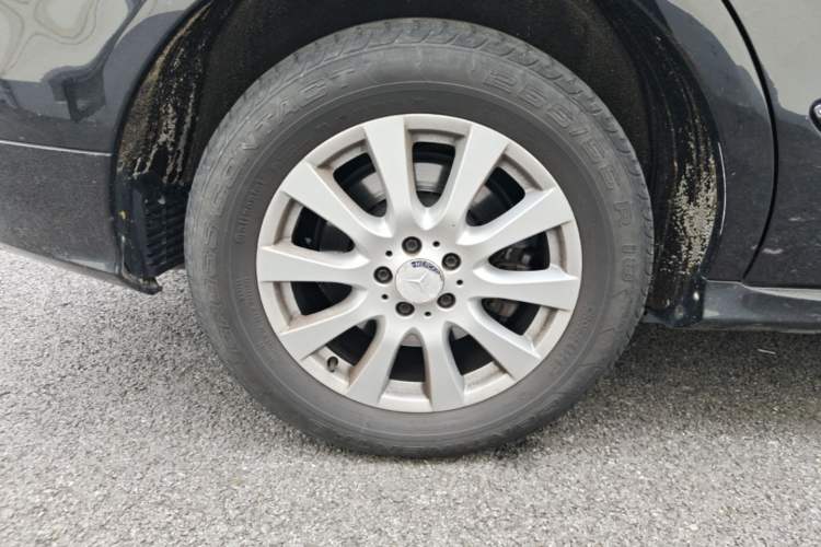 Used Mercedes-Benz R-Class 2014 R 320 4MATIC Business Model Right Rear Wheel Hub