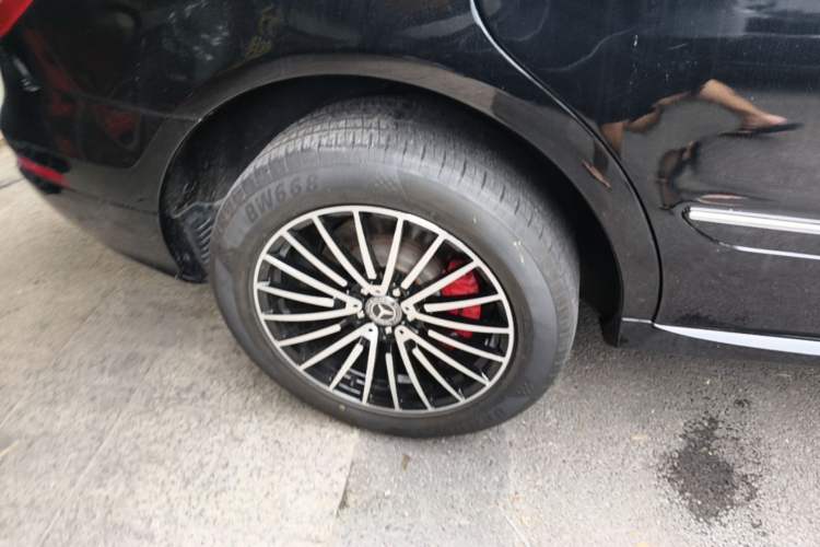 Used Mercedes-Benz R-Class 2014 R 320 4MATIC Business Model Right Rear Wheel Hub