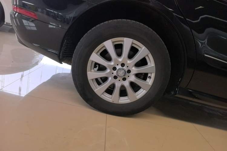 Used Mercedes-Benz R-Class 2014 R 320 4MATIC Business Model Right Rear Wheel Hub