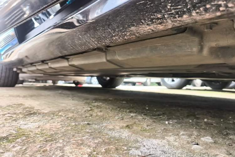 Used Mercedes-Benz R-Class 2014 R 320 4MATIC Business Model Right Side Sill