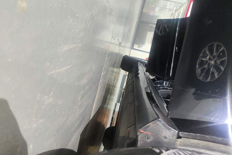 Used Mercedes-Benz R-Class 2014 R 320 4MATIC Business Model Right Side Sill