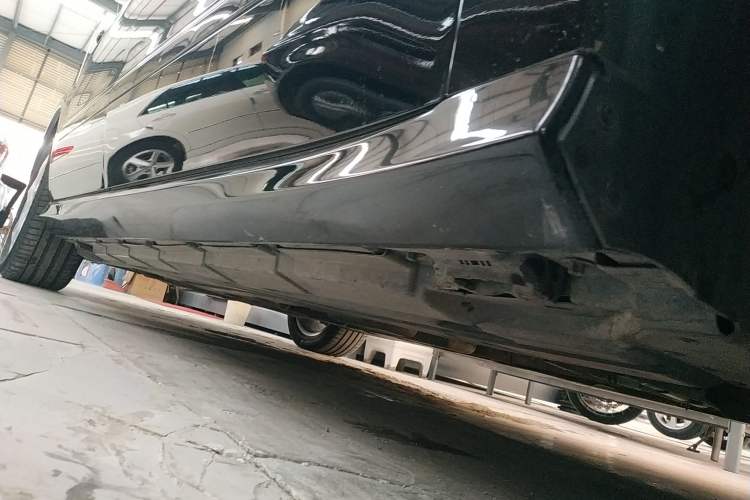 Used Mercedes-Benz R-Class 2014 R 320 4MATIC Luxury Model Right Side Sill