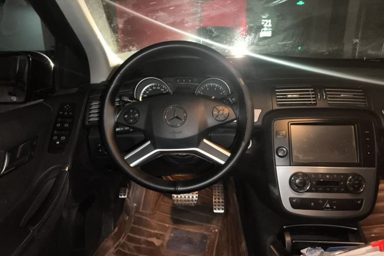 Used Mercedes-Benz R-Class 2014 R 320 4MATIC Business Model Steering Wheel