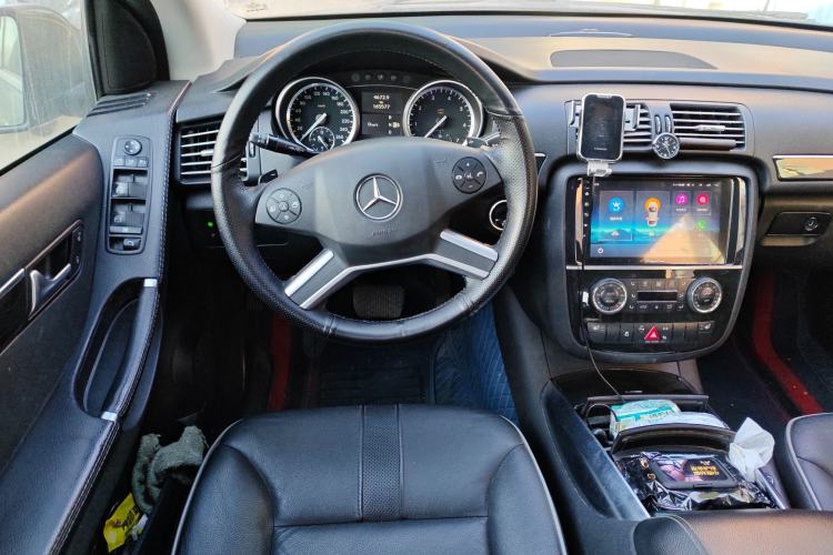 Used Mercedes-Benz R-Class 2014 R 320 4MATIC Luxury Model Steering Wheel