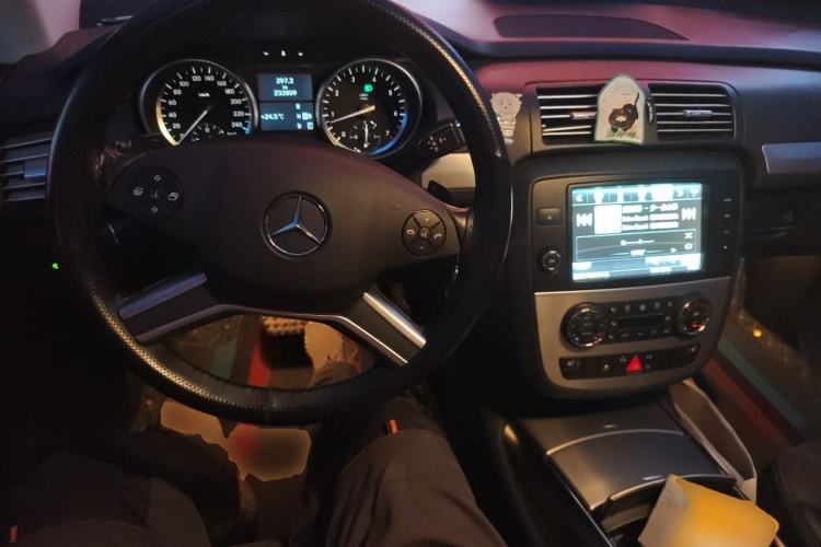 Used Mercedes-Benz R-Class 2014 R 320 4MATIC Business Model Steering Wheel