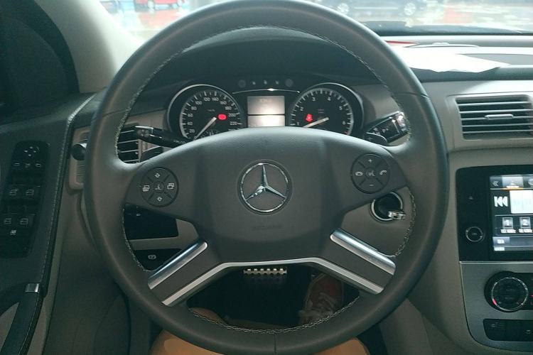 Used Mercedes-Benz R-Class 2014 R 320 4MATIC Business Model Steering Wheel
