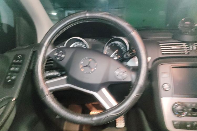 Used Mercedes-Benz R-Class 2014 R 320 4MATIC Business Model Steering Wheel
