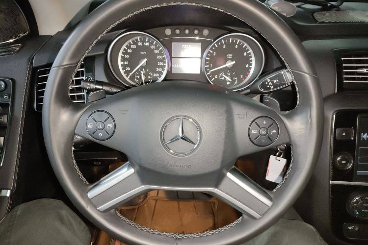 Used Mercedes-Benz R-Class 2014 R 320 4MATIC Business Model Steering Wheel
