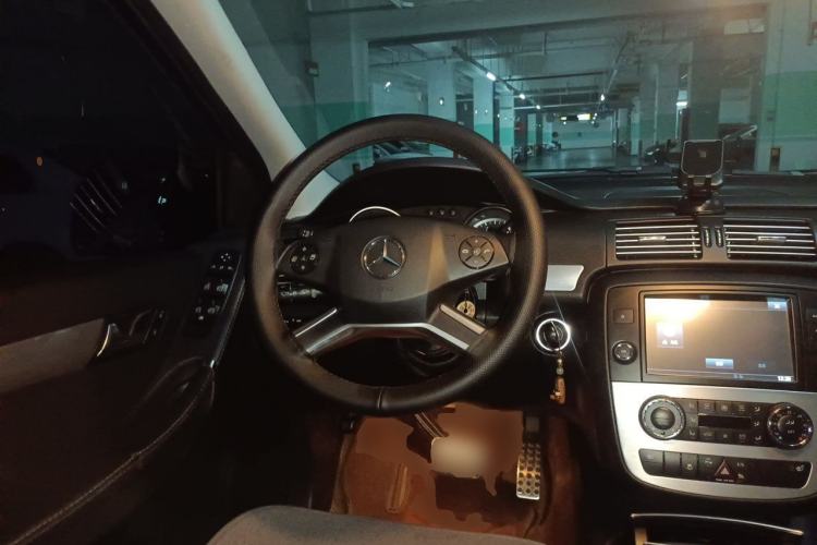 Used Mercedes-Benz R-Class 2014 R 320 4MATIC Business Model Steering Wheel