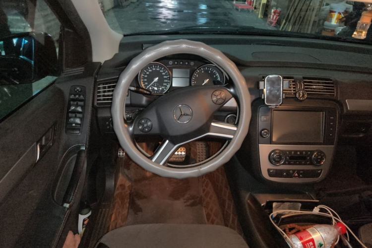 Used Mercedes-Benz R-Class 2014 R 320 4MATIC Business Model Steering Wheel