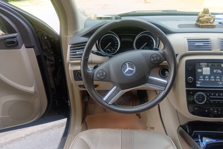 Used Mercedes-Benz R-Class 2014 R 320 4MATIC Luxury Model Steering Wheel