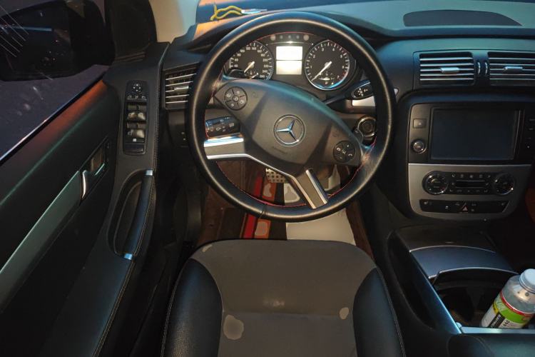 Used Mercedes-Benz R-Class 2014 R 320 4MATIC Business Model Steering Wheel