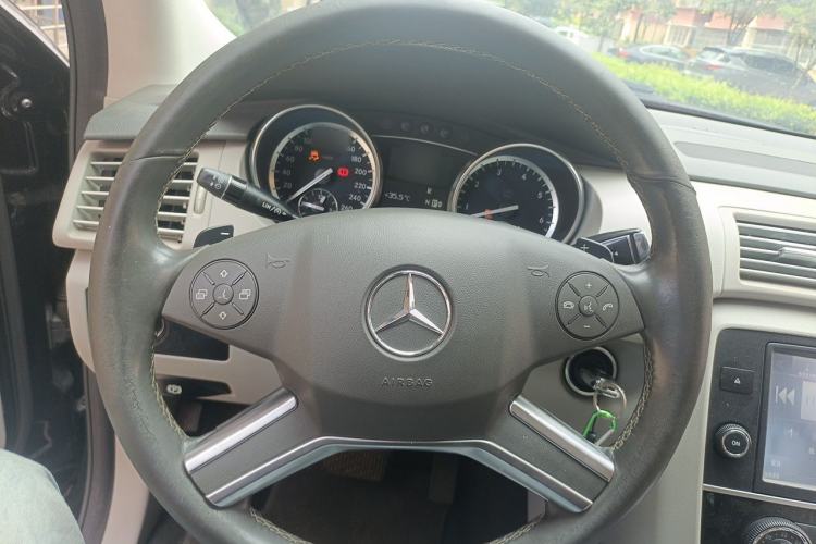 Used Mercedes-Benz R-Class 2014 R 400 4MATIC Business Model Steering Wheel