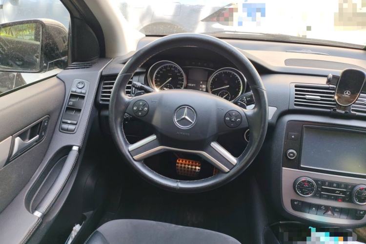 Used Mercedes-Benz R-Class 2014 R 320 4MATIC Business Model Steering Wheel