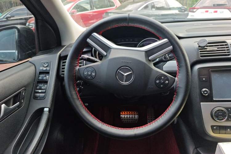 Used Mercedes-Benz R-Class 2014 R 320 4MATIC Business Model Steering Wheel
