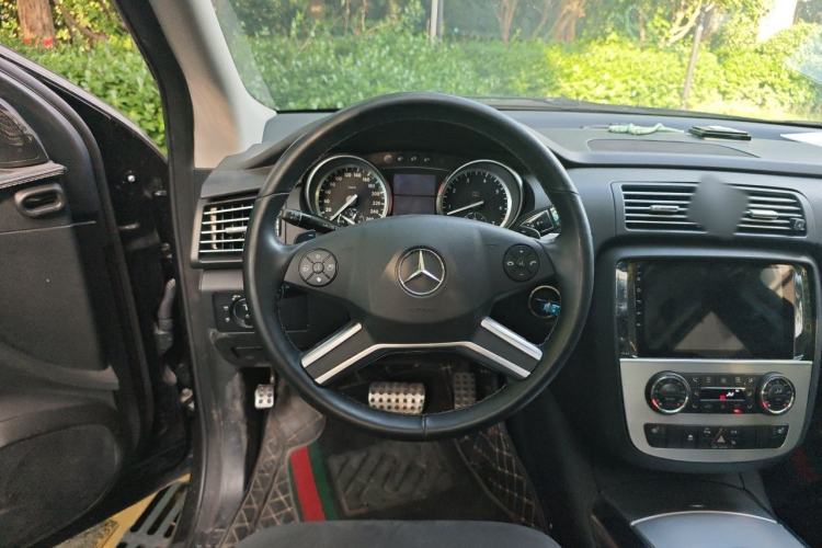 Used Mercedes-Benz R-Class 2014 R 320 4MATIC Business Model Steering Wheel