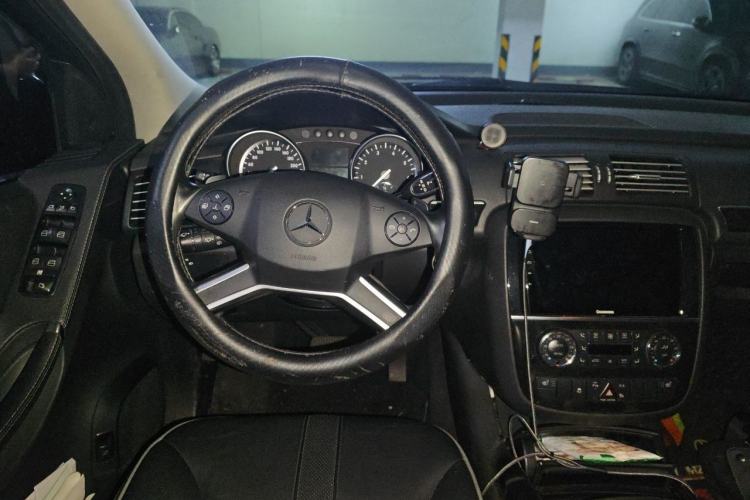 Used Mercedes-Benz R-Class 2014 R 400 4MATIC Business Model Steering Wheel