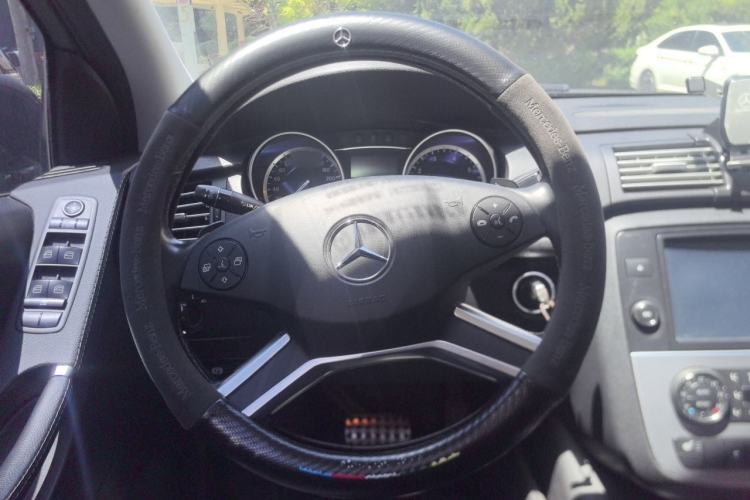 Used Mercedes-Benz R-Class 2014 R 320 4MATIC Business Model Steering Wheel