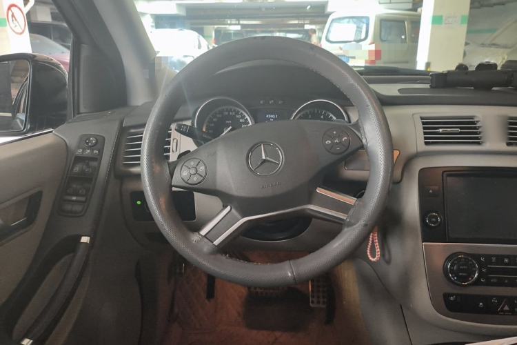 Used Mercedes-Benz R-Class 2014 R 320 4MATIC Business Model Steering Wheel