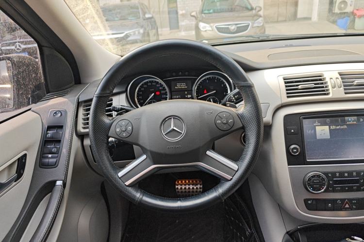 Used Mercedes-Benz R-Class 2014 R 320 4MATIC Business Model Steering Wheel