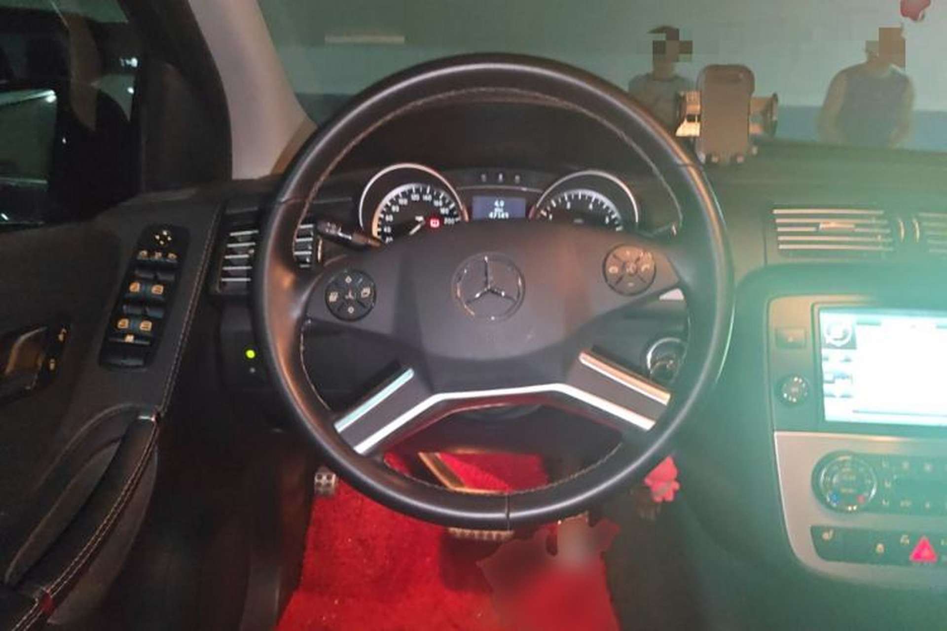 Used Mercedes-Benz R-Class 2014 R 320 4MATIC Business Model Steering Wheel