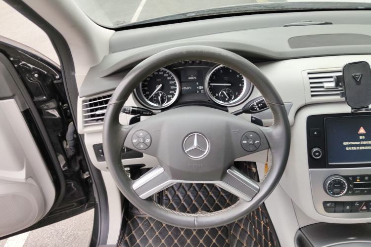 Used Mercedes-Benz R-Class 2014 R 320 4MATIC Business Model Steering Wheel