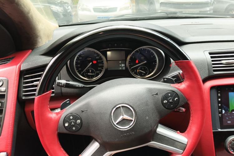 Used Mercedes-Benz R-Class 2014 R 320 4MATIC Business Model Steering Wheel