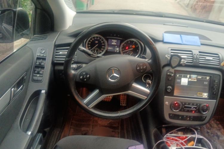 Used Mercedes-Benz R-Class 2014 R 320 4MATIC Business Model Steering Wheel