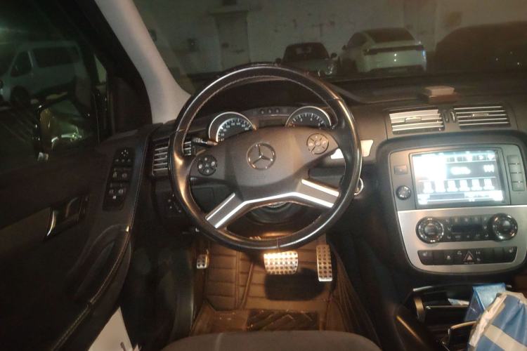Used Mercedes-Benz R-Class 2014 R 320 4MATIC Business Model Steering Wheel