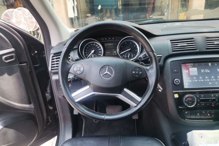 Used Mercedes-Benz R-Class 2014 R 400 4MATIC Business Model Steering Wheel