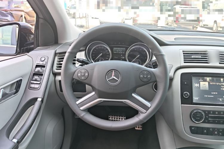 Used Mercedes-Benz R-Class 2014 R 320 4MATIC Business Model Steering Wheel