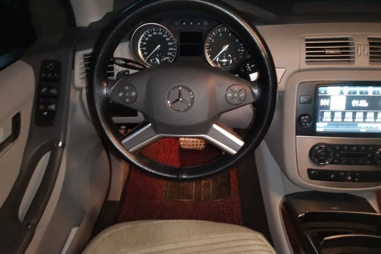 Used Mercedes-Benz R-Class 2014 R 320 4MATIC Business Model Steering Wheel