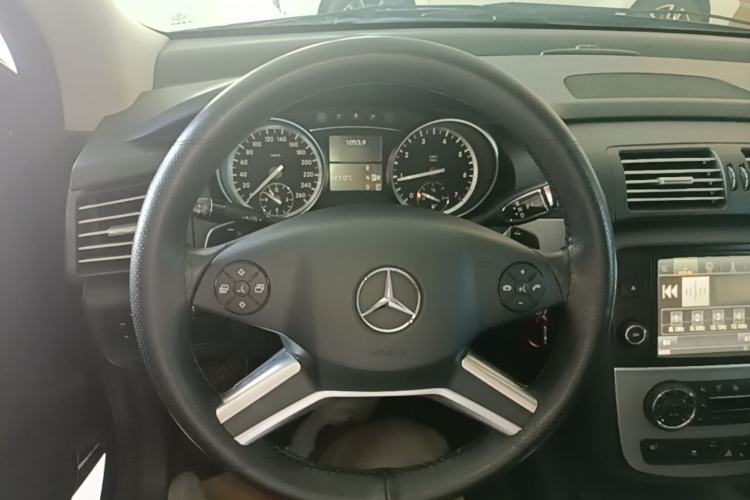 Used Mercedes-Benz R-Class 2014 R 320 4MATIC Business Model Steering Wheel