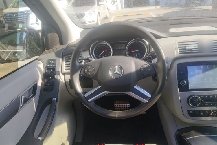 Used Mercedes-Benz R-Class 2014 R 320 4MATIC Business Model Steering Wheel