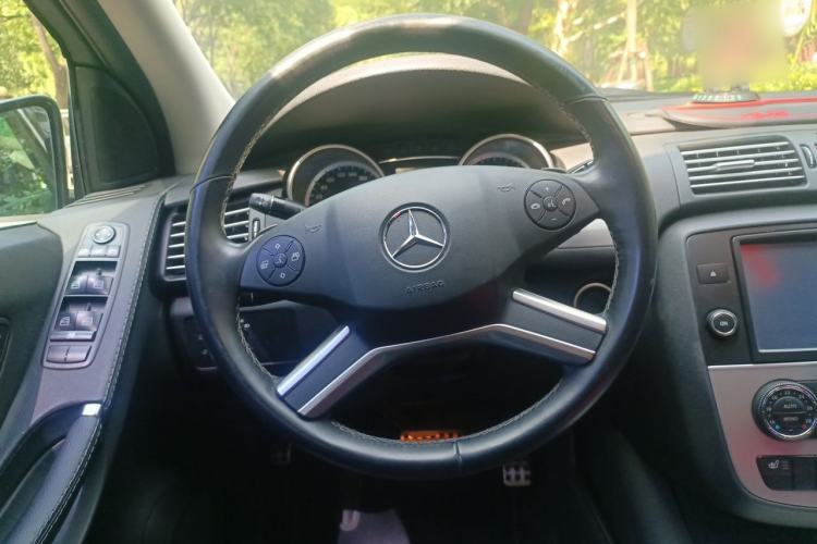 Used Mercedes-Benz R-Class 2014 R 320 4MATIC Business Model Steering Wheel